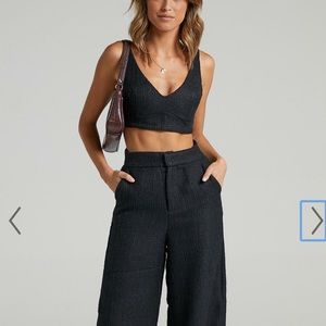 Show Po Adelaide Two-Piece Set in Black. Size 4